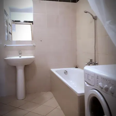 Gozsdu Apartment